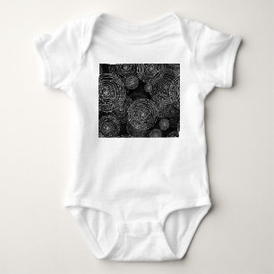 Schwarz-weiß: Rundformen nahtlos. Baby Strampler