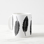 Schwarz-Weiß-Rustikal-Feather-Linocut Kaffeetasse (Vorderseite Links)
