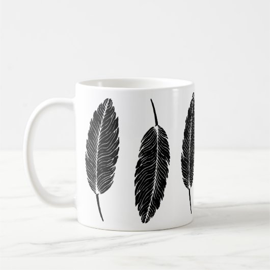 Schwarz-Weiß-Rustikal-Feather-Linocut Kaffeetasse (Links)