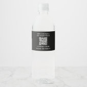 Schwarz-Weiß-Scan-Menü-QR-Code Restaurant Takeaway Wasserflaschenetikett (Vorderseite)