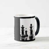 Schwarz-Weiß-Schach Verwandlungstasse (VorderseiteRechts)