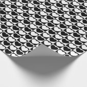 Schwarz-Weiß-Schachmuster mit Herz Geschenkpapier (Ecke)