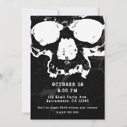 Schwarz-Weiß-Schädelgrungy Halloween-Party Einladung (Rückseite)