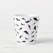 Schwarz-Weiß-Schattenhai-Walmuster Milchtasse (Vorderseite)