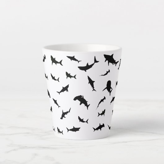 Schwarz-Weiß-Schattenhai-Walmuster Milchtasse (Vorderseite)