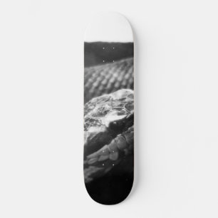 Schwarz-Weiß-Schlange Skateboard