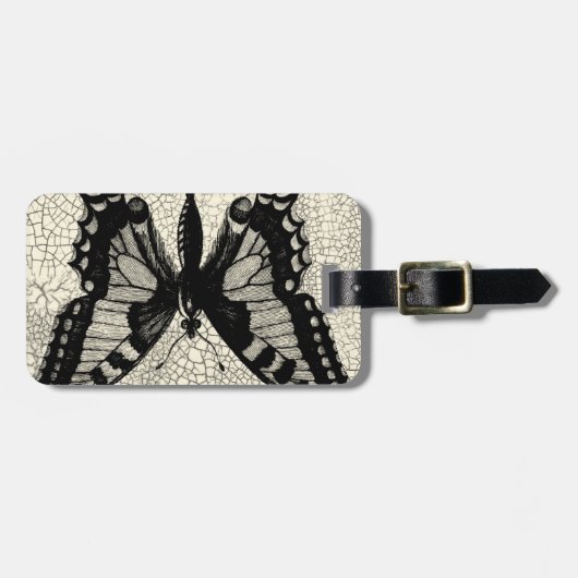 Schwarz-Weiß-Schmetterling im Hintergrund Gepäckanhänger (Vorderseite horizontal)