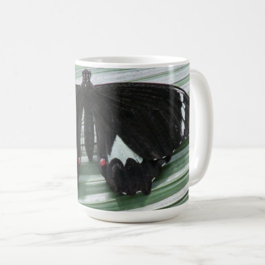 Schwarz-Weiß-Schmetterling Kaffeetasse (VorderseiteRechts)
