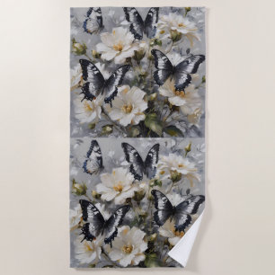 Schwarz-Weiß-Schmetterlinge auf weißen Blumen, Strandtuch