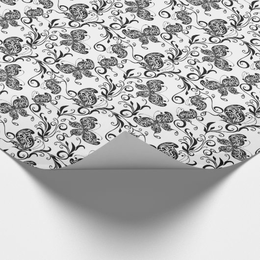 Schwarz-Weiß-Schmetterlinge & Blume-Muster Geschenkpapier (Ecke)