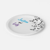 Schwarz-Weiß-Schmetterlinge-Hochzeit Pappteller (Schrägansicht)
