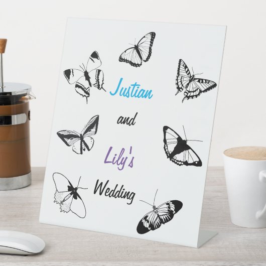 Schwarz-Weiß-Schmetterlinge-Hochzeit Sockelschild (In Situ)