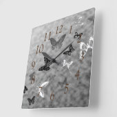 Schwarz-Weiß-Schmetterlinge Quadratische Wanduhr (Winkel)