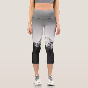 Schwarz-Weiß-Schneeberg Storžič, Slowenien Capri Leggings
