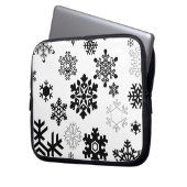Schwarz-Weiß-Schneeflocken Laptopschutzhülle (Vorderseite Links)