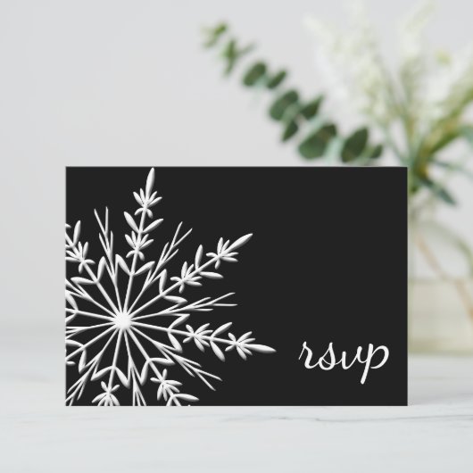 Schwarz-Weiß-Schneeflocken Winter Hochzeit UAWG RSVP Karte (Stehend Vorderseite)