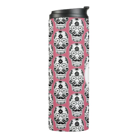 Schwarz-Weiß-Schnürsenkel-Monogramm Thermosbecher (Nach links gedreht)