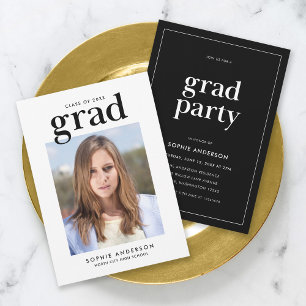 Schwarz-Weiß-Serif-Foto-Abschlussfeier Einladung