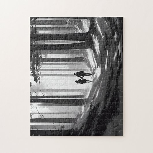 Schwarz-Weiß-Silhouette im Wald Puzzle (Vertikal)