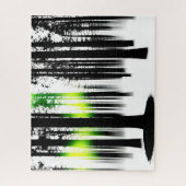 Schwarz-Weiß-Silhouette-Wald mit grünem Glanz Puzzle (Vertikal)