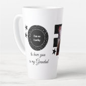 Schwarz-weiß so glückliche Großmutter mit Foto Milchtasse (Linke Ecke)