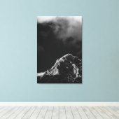 Schwarz-Weiß-Sonne beleuchteter Berg Leinwanddruck (Insitu (Holzboden))