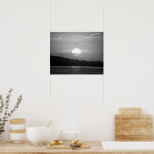 Schwarz-Weiß-Sonnenuntergang auf der Bucht Horizon Poster (Küche)