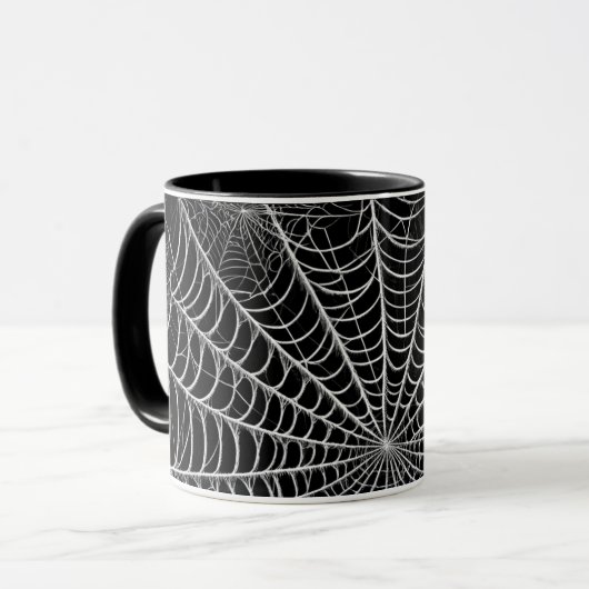 Schwarz-Weiß-Spinnennetze WebHalloween Tasse (Vorderseite Links)