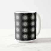 Schwarz-Weiß-Spirale Kaffeetasse (VorderseiteRechts)