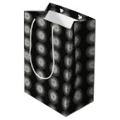 Schwarz-Weiß-Spirale Mittlere Geschenktüte (Rückseite Schrägansicht)