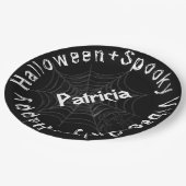 Schwarz-Weiß Spooky Moderne glückliche Halloween Pappteller (Schrägansicht)
