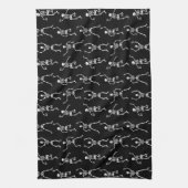 Schwarz-Weiß-Spooky-Tanzskelette Geschirrtuch (Vertikal)