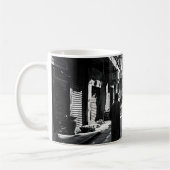 Schwarz-Weiß-Stadtstraße Kaffeetasse (Links)