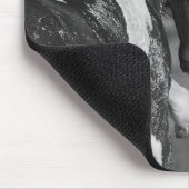 Schwarz-Weiß-Stallion Strikes Wildhorse-Mousepad Mousepad (Ecke)