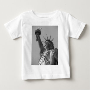 Schwarz-Weiß-Statue der Freiheit New York City Baby T-shirt
