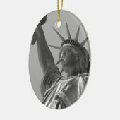 Schwarz-Weiß-Statue der Freiheit New York City Keramikornament (Links)