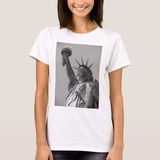 Schwarz-Weiß-Statue der Freiheit New York City T-Shirt (Vorderseite)