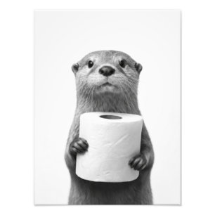Schwarz-Weiß- stoischer Otter mit Toilettenpapierr Fotodruck