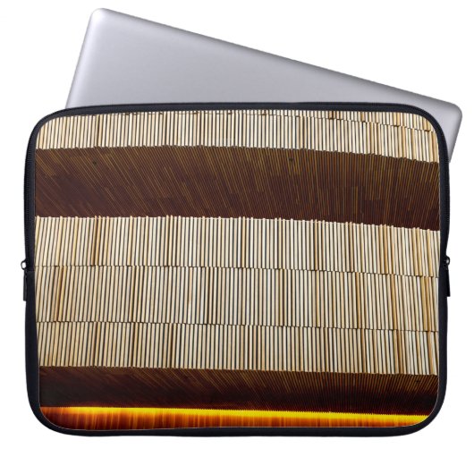 Schwarz-Weiß-Streifen Laptopschutzhülle (Vorderseite)