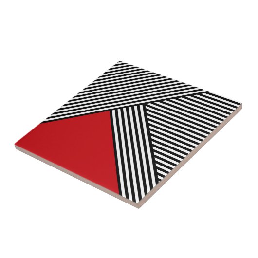 Schwarz-Weiß-Streifen mit rotem Dreieck Fliese (Seite)