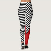 Schwarz-Weiß-Streifen mit rotem Dreieck Leggings (Rückseite)