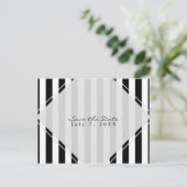 Schwarz-Weiß-Streifen Moderne Eleganz Save the Dat Ankündigungspostkarte (Stehend Vorderseite)