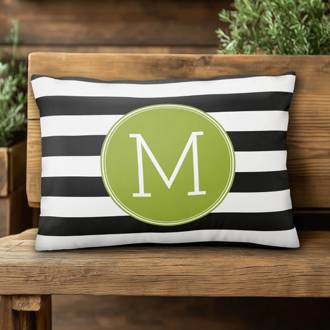 Schwarz-Weiß-Streifen Muster Grüne Monogramm Dekokissen (Custom Monogram Pillow)