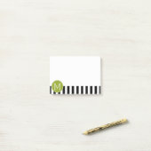 Schwarz-Weiß-Streifen Muster Grüne Monogramm Post-it Klebezettel (Auf Schreibtisch)