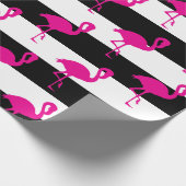 Schwarz-Weiß-Streifen Rosa Flamingo Geschenkpapier (Ecke)