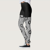Schwarz-Weiß-Streifen und kleine Schädel Halloween Leggings (Links)