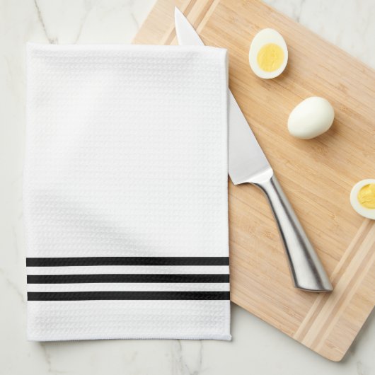Schwarz-Weiß-Streifen und Monogramm Handtuch (Viertel Falte)