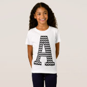Schwarz-Weiß-T - Shirt eines Monogram-Girls Zickza (Vorne ganz)