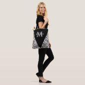 Schwarz-Weiß-Tasche mit individueller Note Tasche (Am Model)