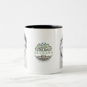 Schwarz-Weiß-Tasse mit Karikatur von Art Hofmann Zweifarbige Tasse (Mittel)